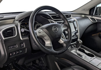 Подержанный автомобиль Nissan Murano Suv 2020 года (15 фото)