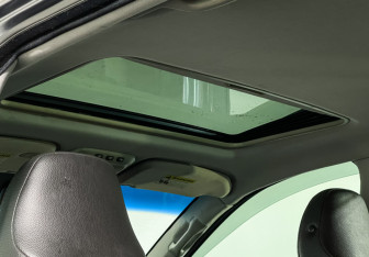 Подержанный автомобиль Volvo XC90 2005 года (14 фото)