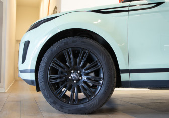 Подержанный автомобиль Land Rover Range Rover Evoque 2020 года (35 фото)