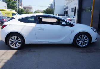Подержанный автомобиль Opel Astra Hatchback 2013 года (4 фото)