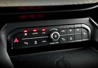 Подержанный автомобиль Haval F7 2024 года (26 фото)