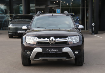 Подержанный автомобиль Renault Duster 2018 года (2 фото)