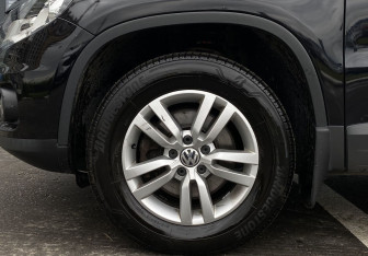 Подержанный автомобиль Volkswagen Tiguan 2011 года (9 фото)