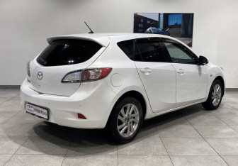 Подержанный автомобиль Mazda 3 Hatchback 2012 года (5 фото)