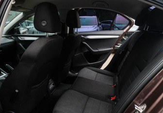 Подержанный автомобиль Skoda Octavia Liftback 2014 года (8 фото)