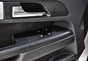 Подержанный автомобиль Opel Zafira Compactvan 2010 года (8 фото)