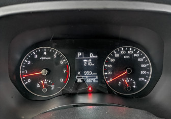 Подержанный автомобиль Kia Rio Hatchback 2021 года (14 фото)