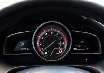 Подержанный автомобиль Mazda 3 Sedan 2014 года (9 фото)