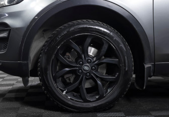 Подержанный автомобиль Land Rover Discovery Sport 2016 года (25 фото)