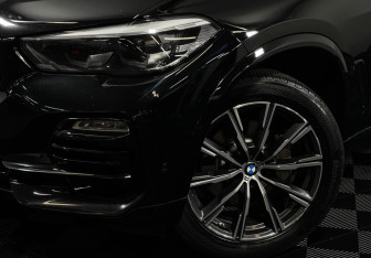 Подержанный автомобиль BMW X5 2020 года (7 фото)
