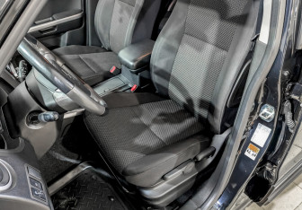 Подержанный автомобиль Suzuki Grand Vitara 2010 года (20 фото)