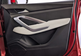 Подержанный автомобиль Chevrolet Captiva 2022 года (25 фото)