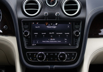 Подержанный автомобиль Bentley Bentayga 2016 года (15 фото)