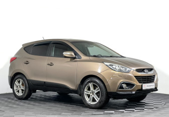Подержанный автомобиль Hyundai ix35 2014 года (3 фото)