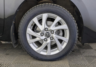 Подержанный автомобиль Toyota Corolla Sedan 2017 года (12 фото)