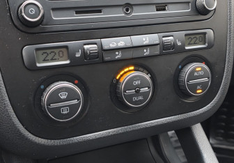 Подержанный автомобиль Volkswagen Jetta Sedan 2008 года (14 фото)