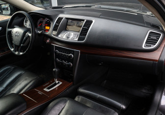 Подержанный автомобиль Nissan Teana 2010 года (9 фото)