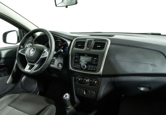 Подержанный автомобиль Renault Logan Sedan 2020 года (5 фото)