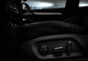 Подержанный автомобиль Audi Q3 2012 года (23 фото)