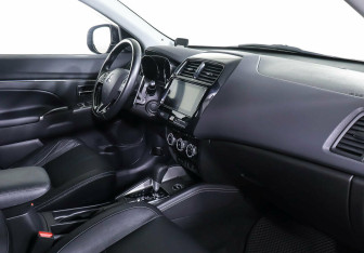 Подержанный автомобиль Mitsubishi ASX 2019 года (9 фото)