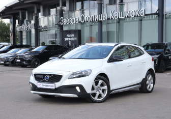 Подержанный автомобиль Volvo V40 Hatchback 2014 года (23 фото)