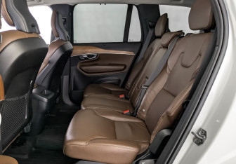 Подержанный автомобиль Volvo XC90 2019 года (17 фото)