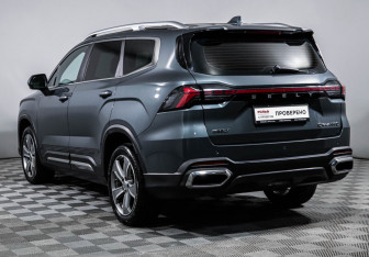 Подержанный автомобиль Geely Okavango 2023 года (7 фото)