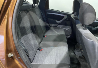 Подержанный автомобиль Renault Duster 2014 года (14 фото)