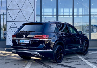 Подержанный автомобиль Volkswagen Teramont 2018 года (5 фото)