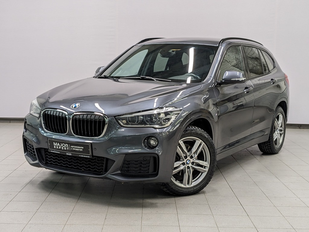 Major bmw. Новая машина в автосалоне. Bmw авто-авангард. Автоавангард бмв новорижское. Мэйджор бмв.